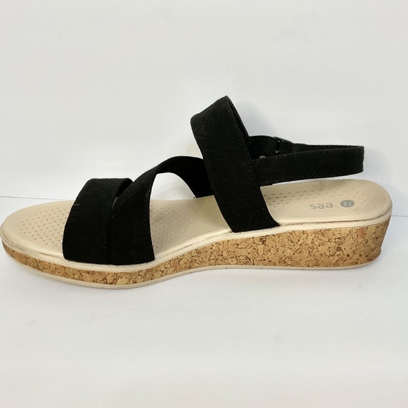 BZees Women's Bravo Washable Casual Strappy Wedge Sandals Size 10 - Picture 2 of 9